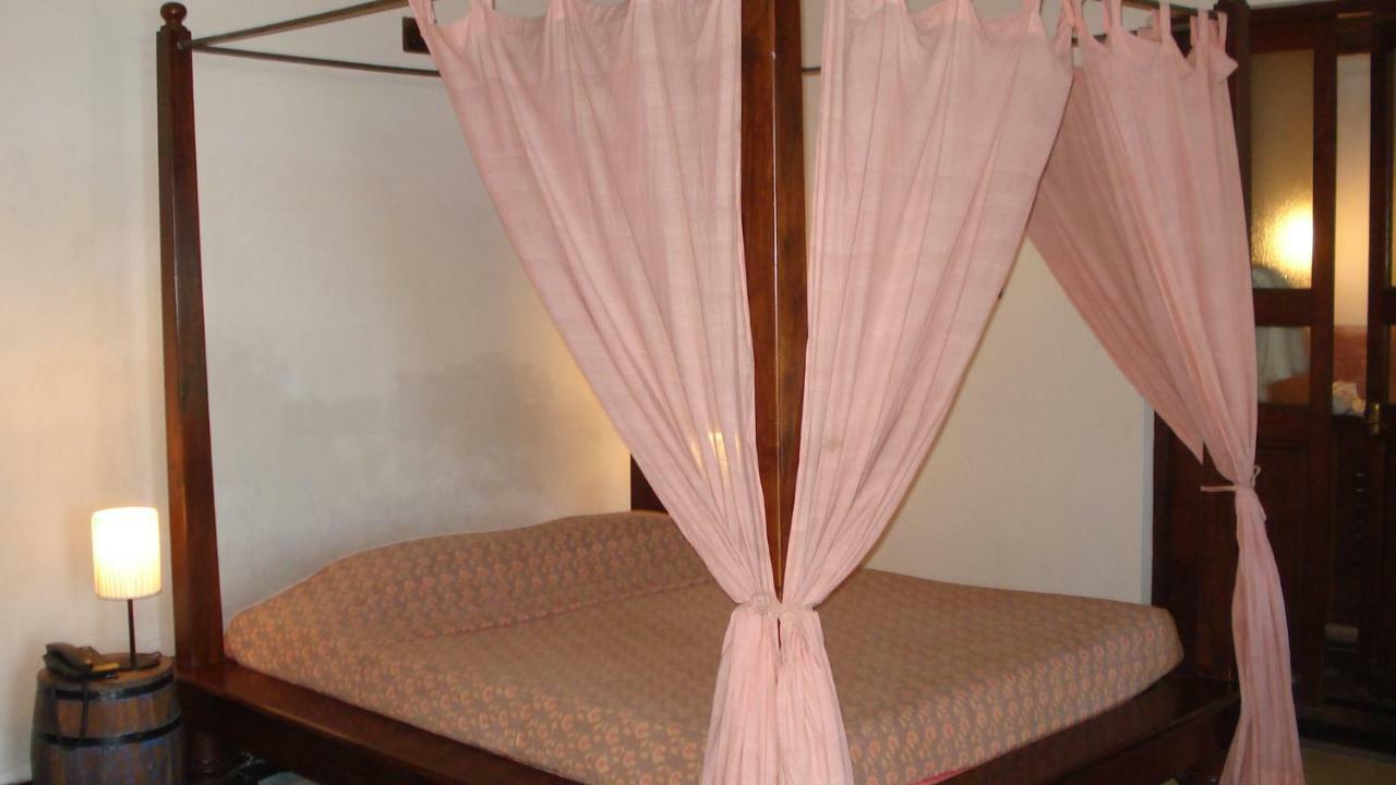 Neemrana'S - Bungalow On The Beach Tharangambadi Extérieur photo