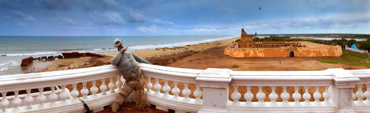 Neemrana'S - Bungalow On The Beach Tharangambadi Extérieur photo